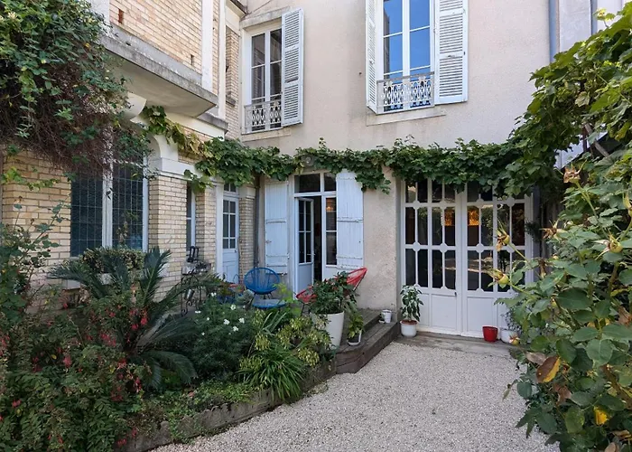 Maison Familiale - Centre - 2 * Angers